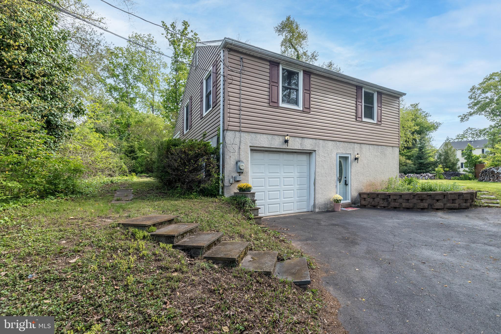 125 N BETHLEHEM PIKE