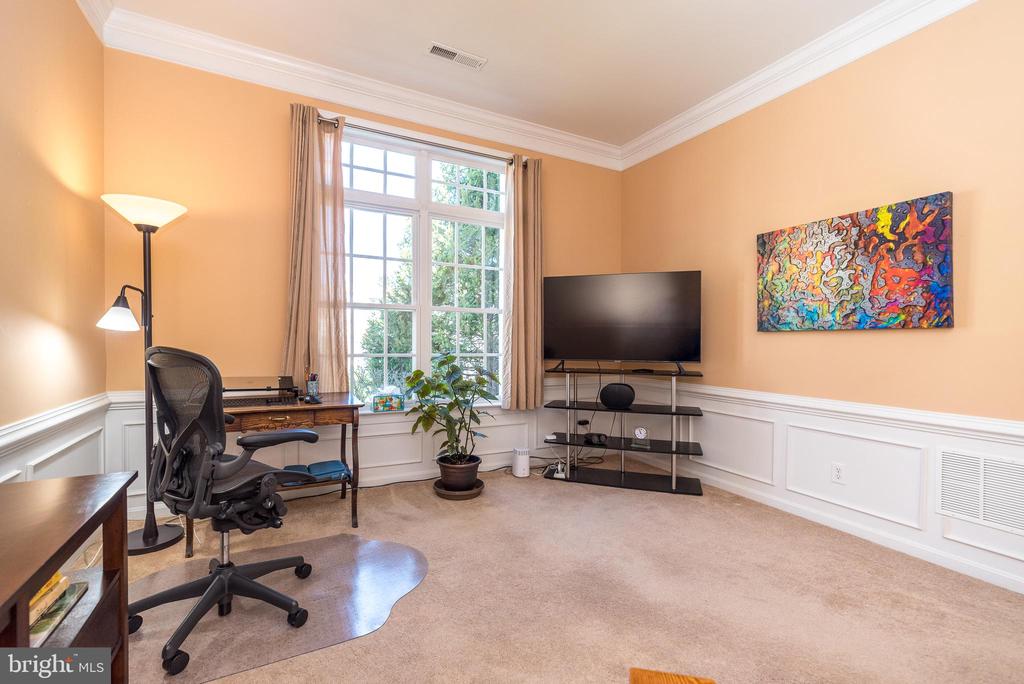 279 GOLDENROD DRIVE