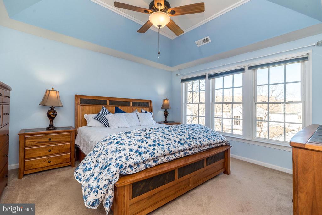 279 GOLDENROD DRIVE