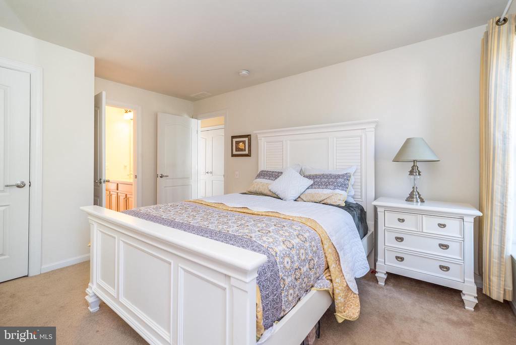 279 GOLDENROD DRIVE