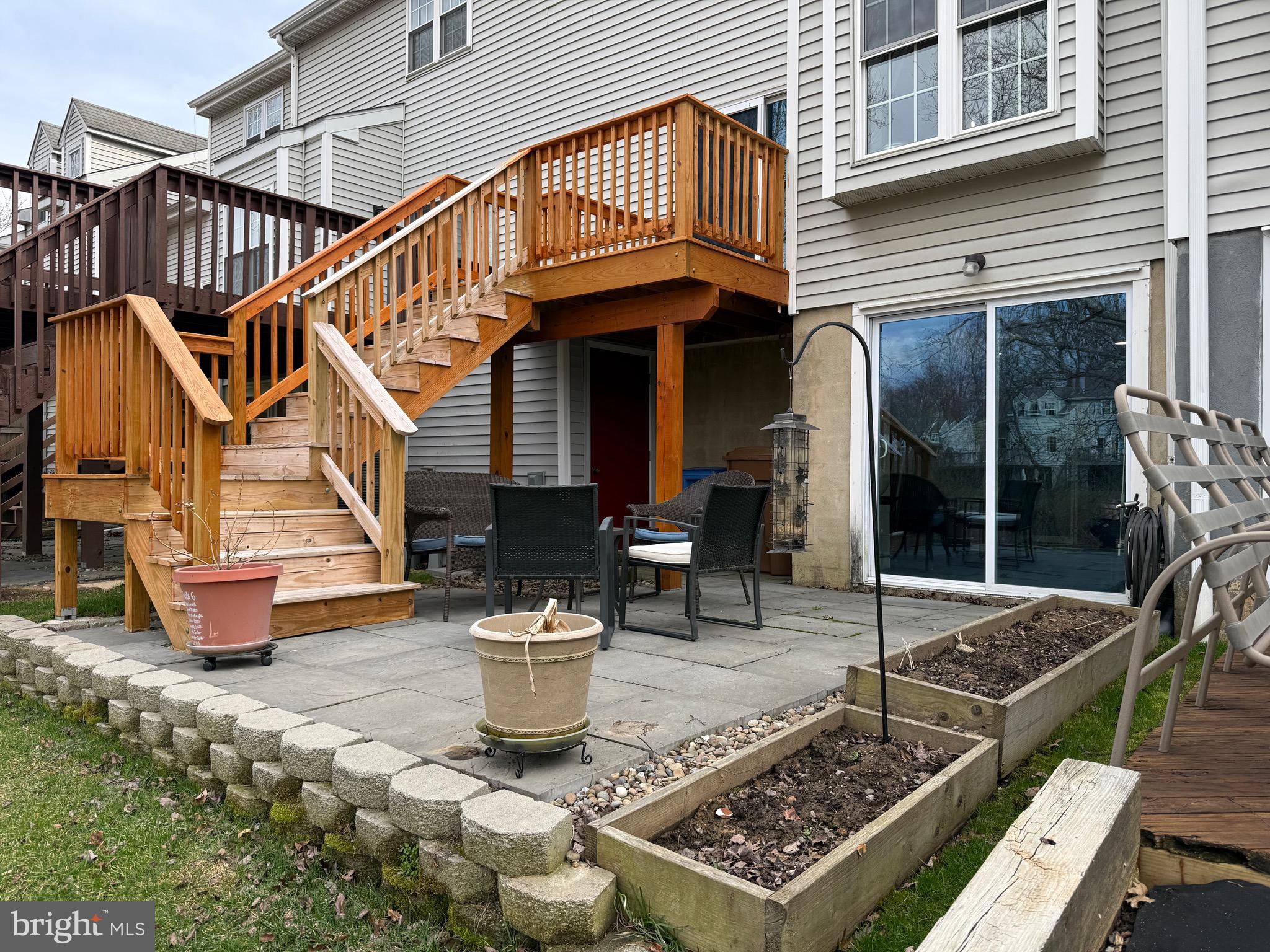 2003 RED MAPLE GROVE
