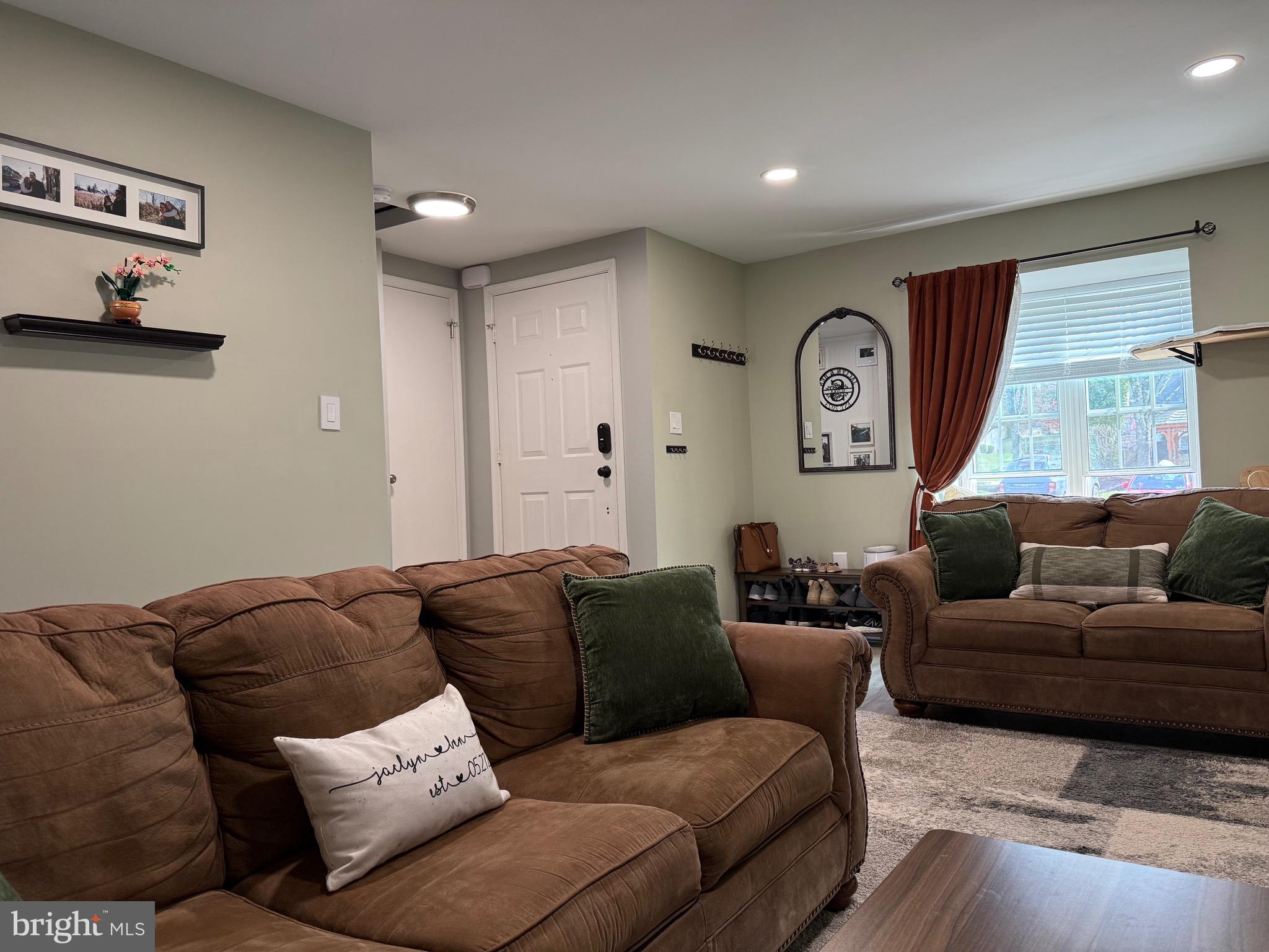 2003 RED MAPLE GROVE