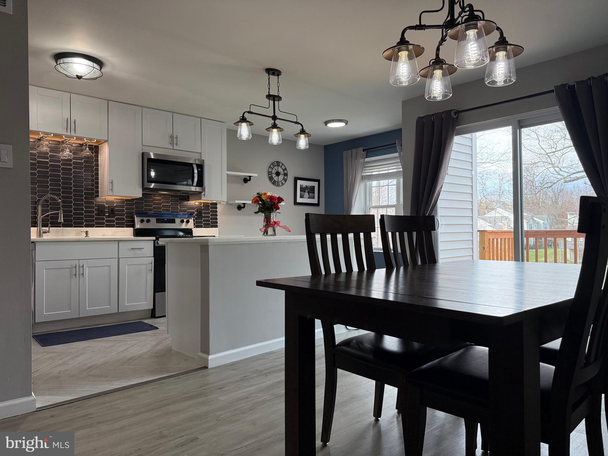 2003 RED MAPLE GROVE