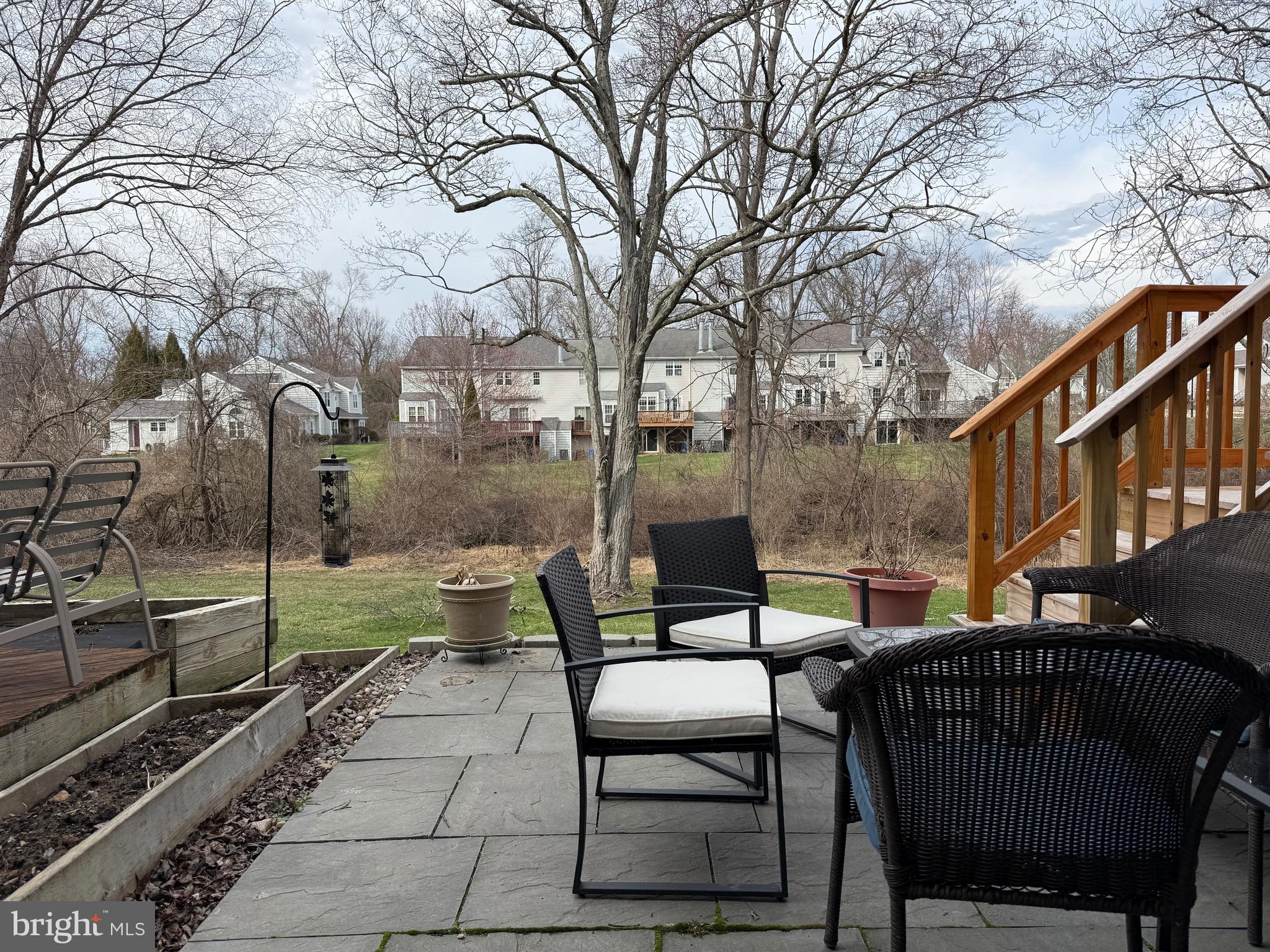 2003 RED MAPLE GROVE