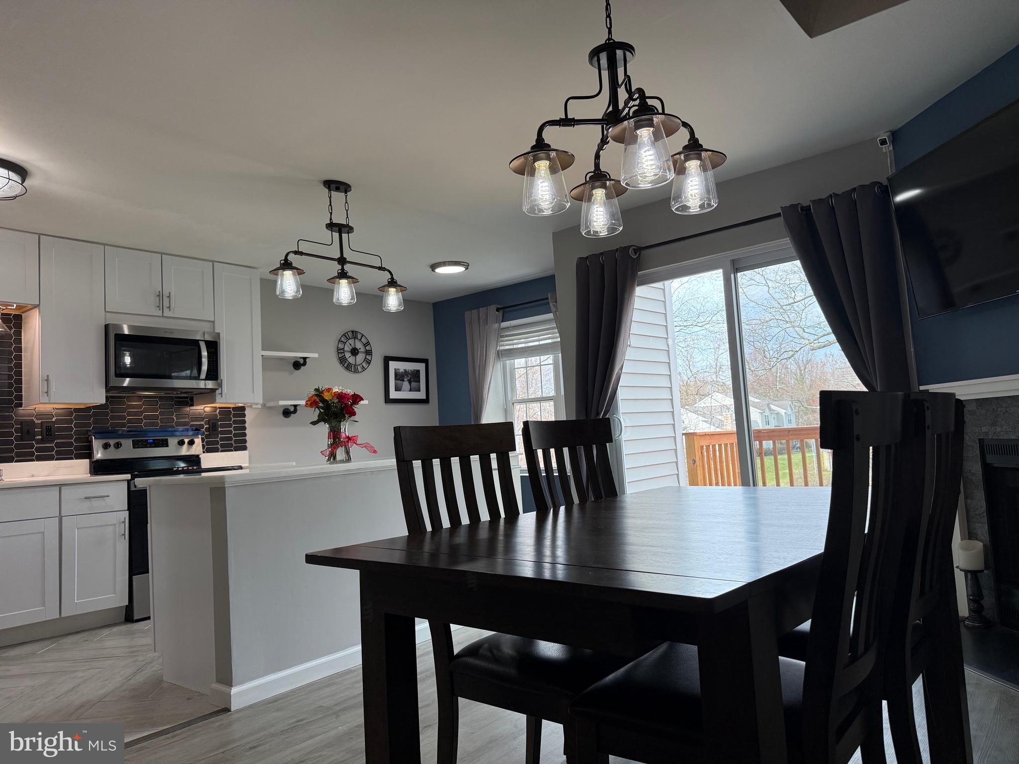 2003 RED MAPLE GROVE