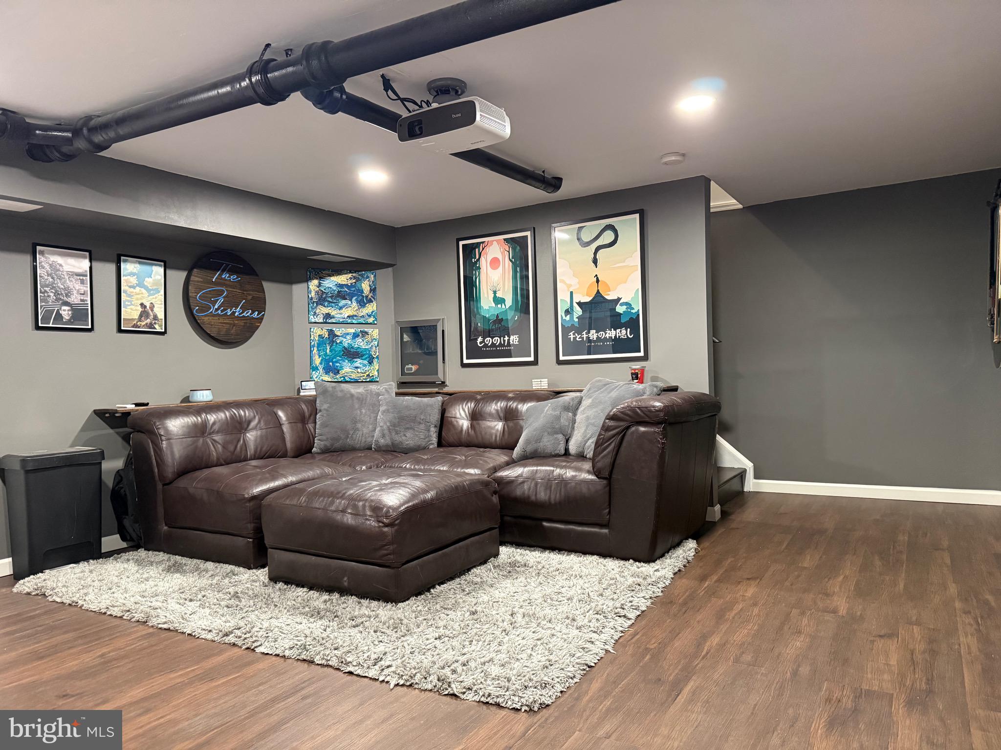 2003 RED MAPLE GROVE