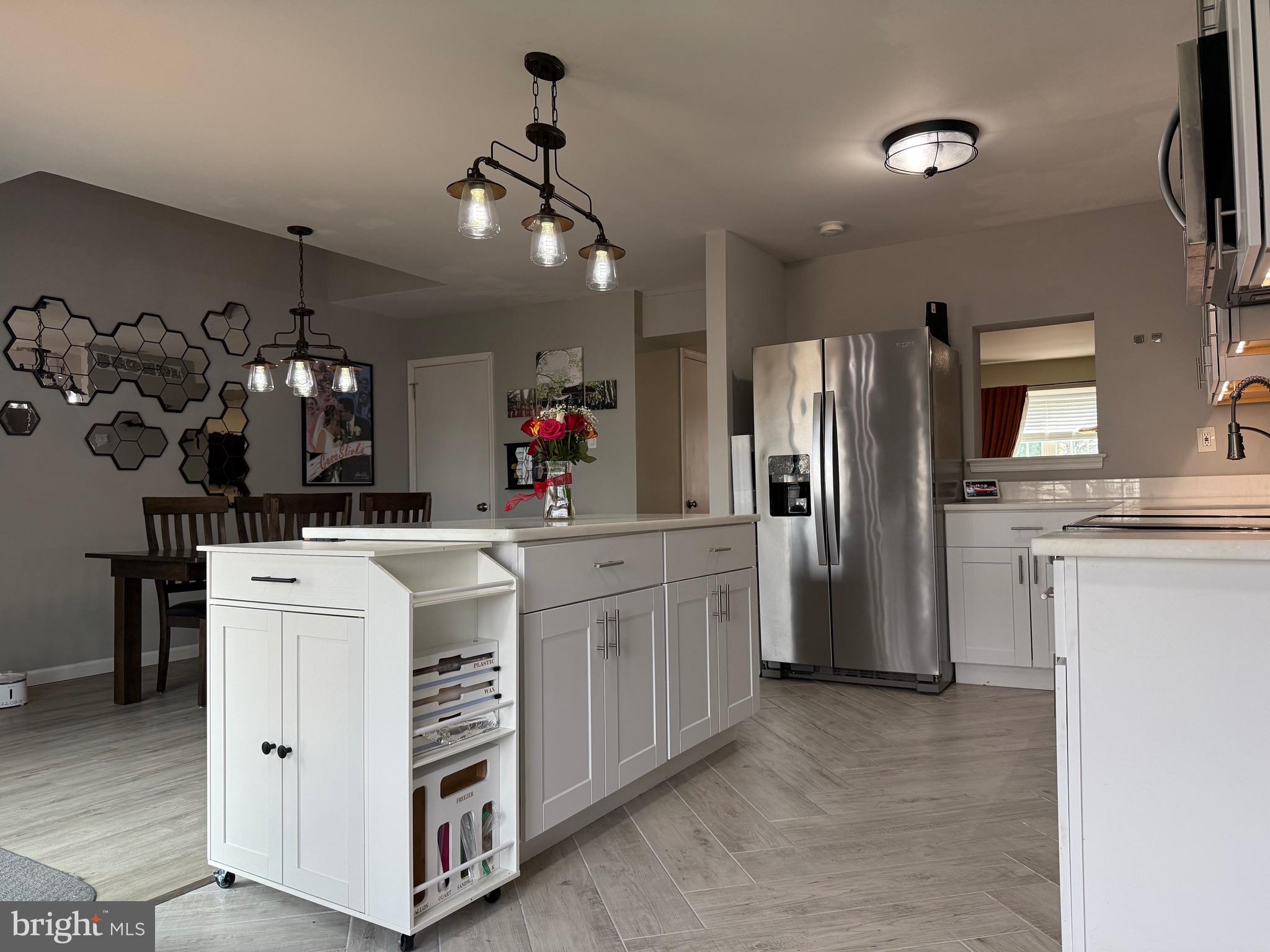 2003 RED MAPLE GROVE