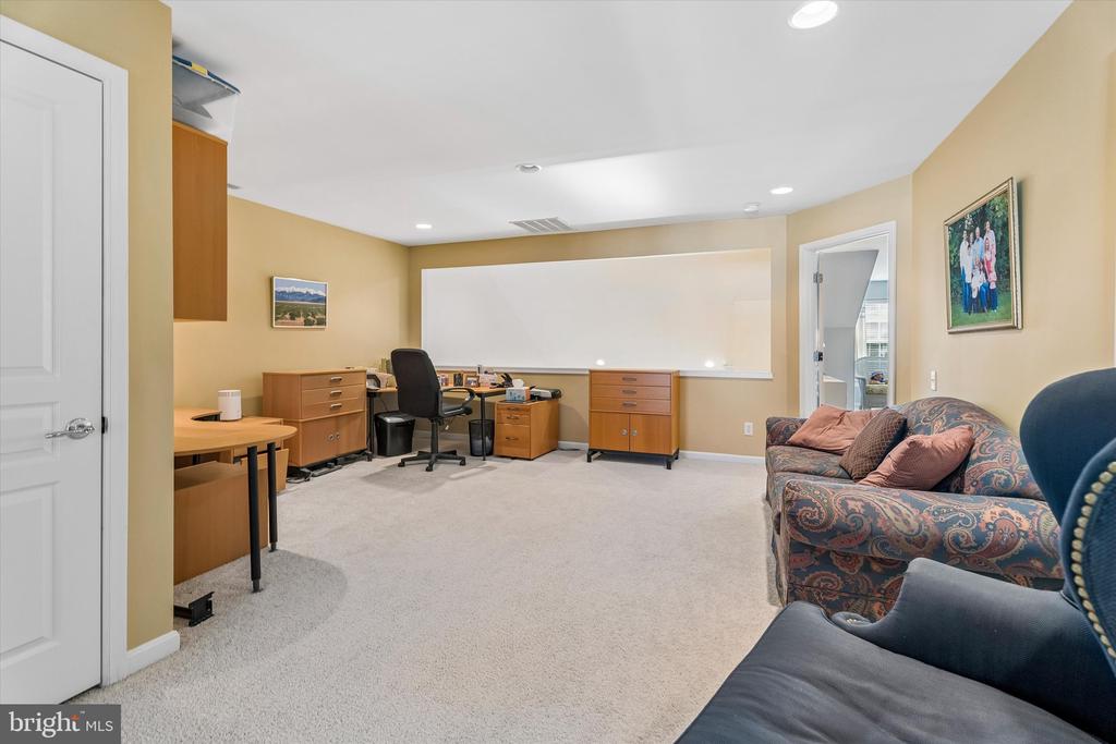 440 PRIMROSE DRIVE