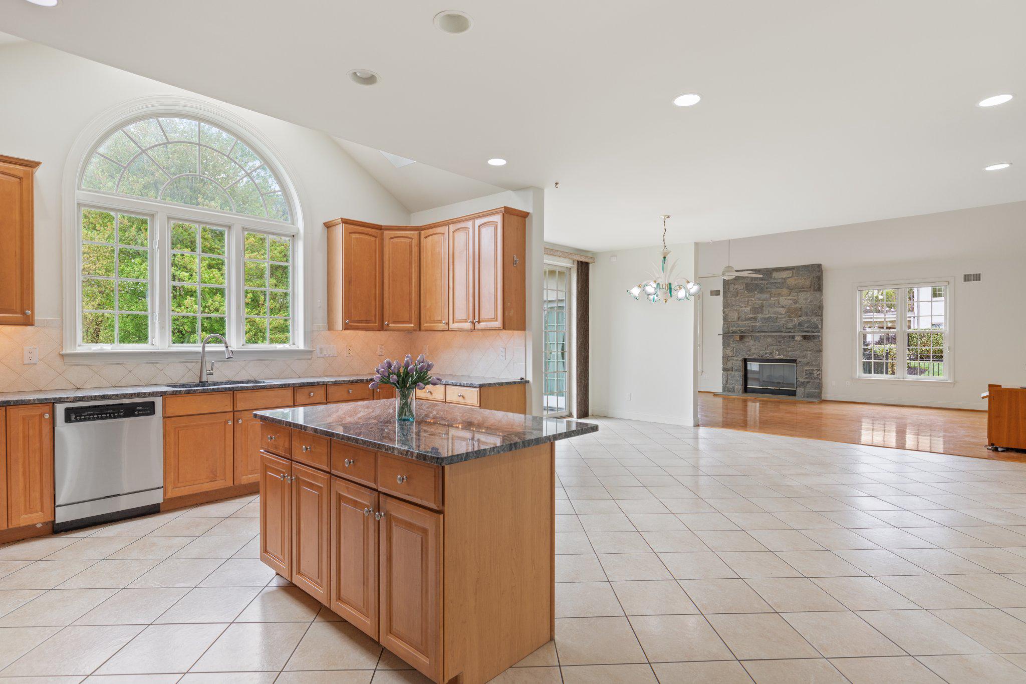 2205 JEFFERSON LANE