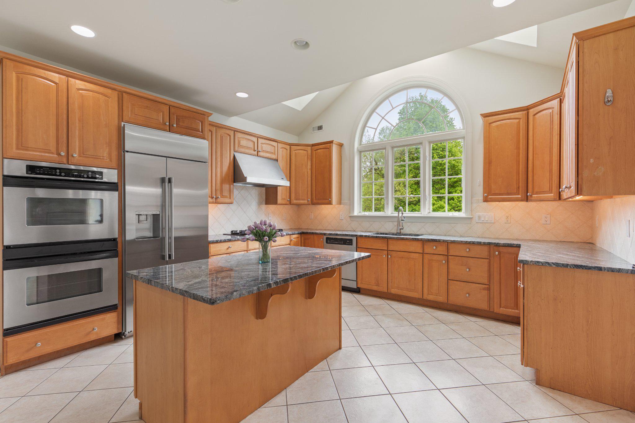 2205 JEFFERSON LANE