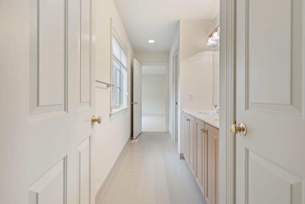 2205 JEFFERSON LANE