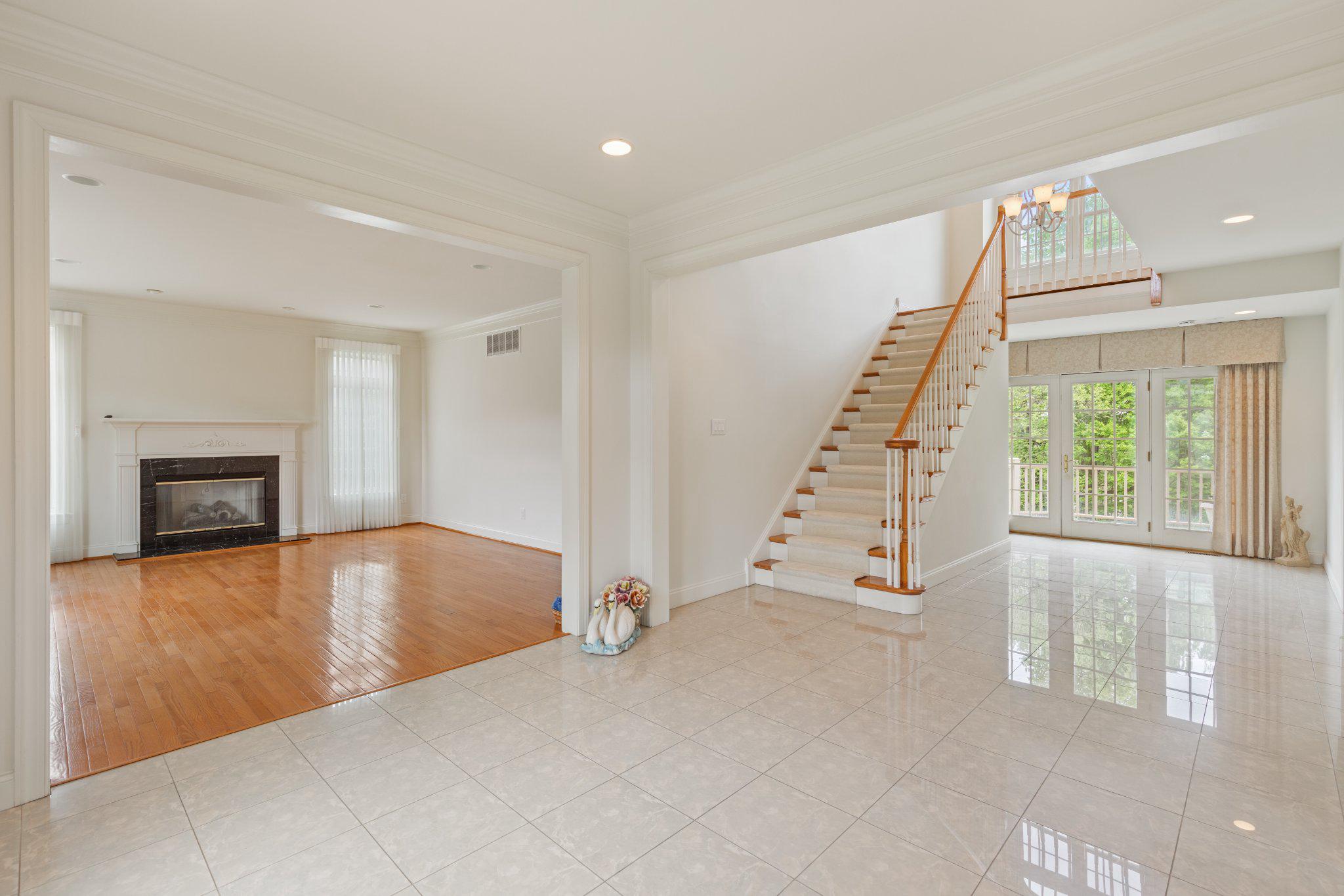 2205 JEFFERSON LANE