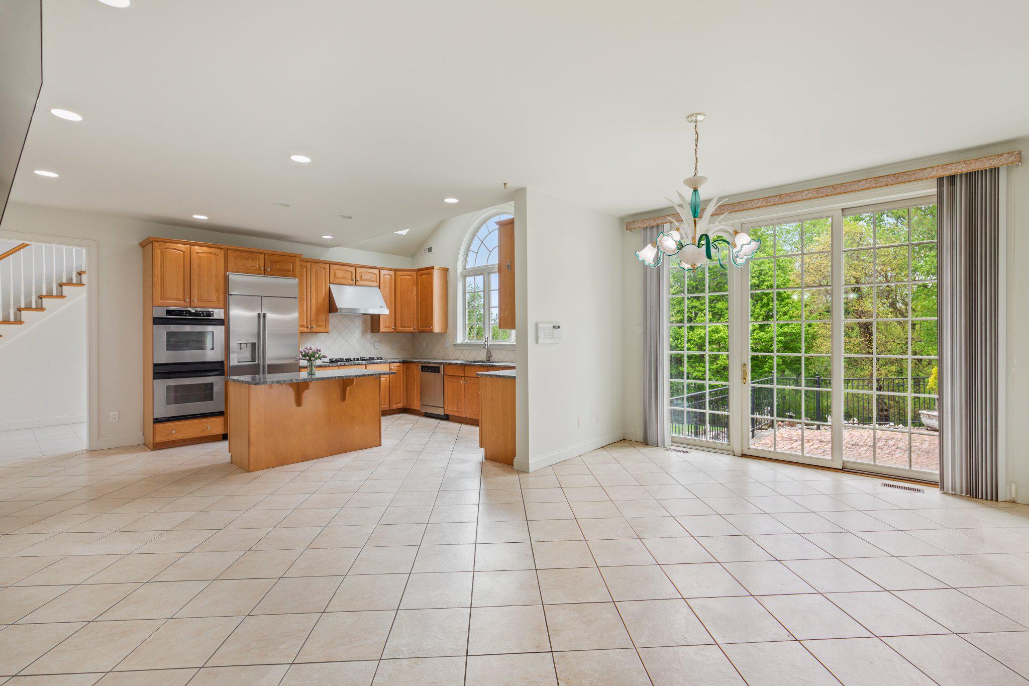 2205 JEFFERSON LANE