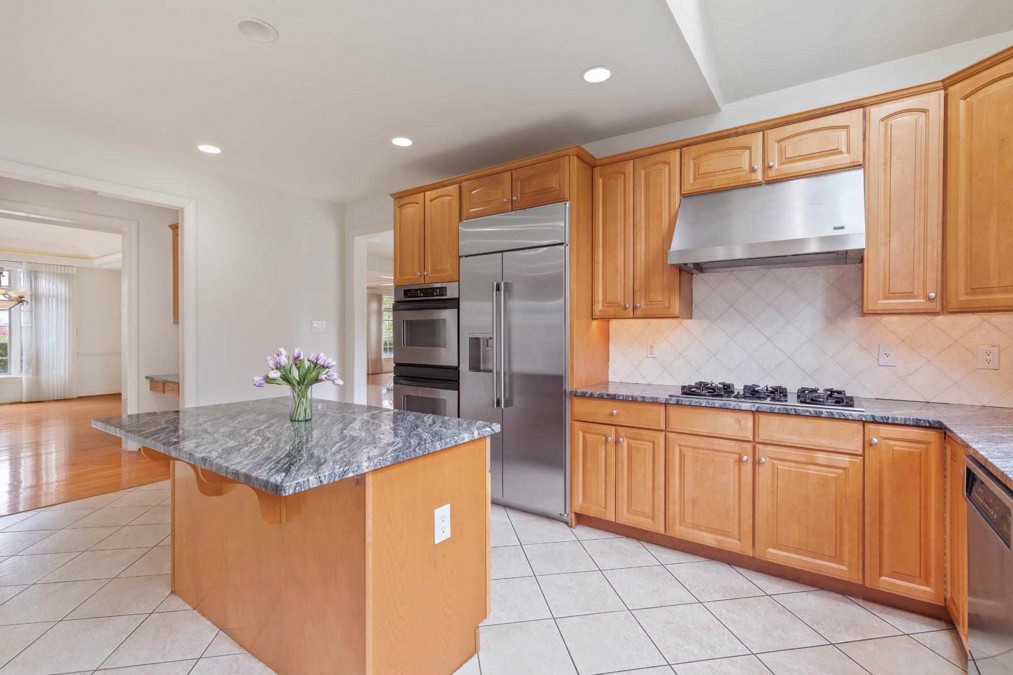 2205 JEFFERSON LANE