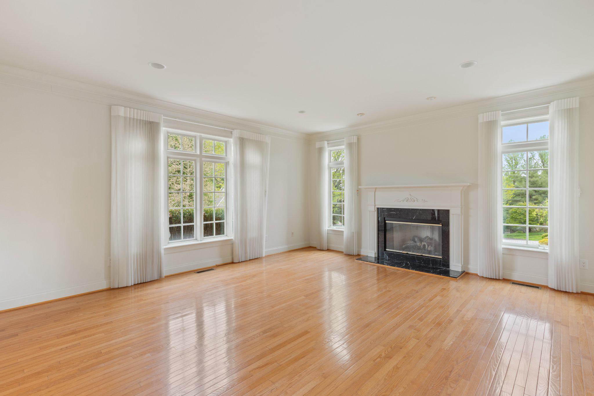 2205 JEFFERSON LANE