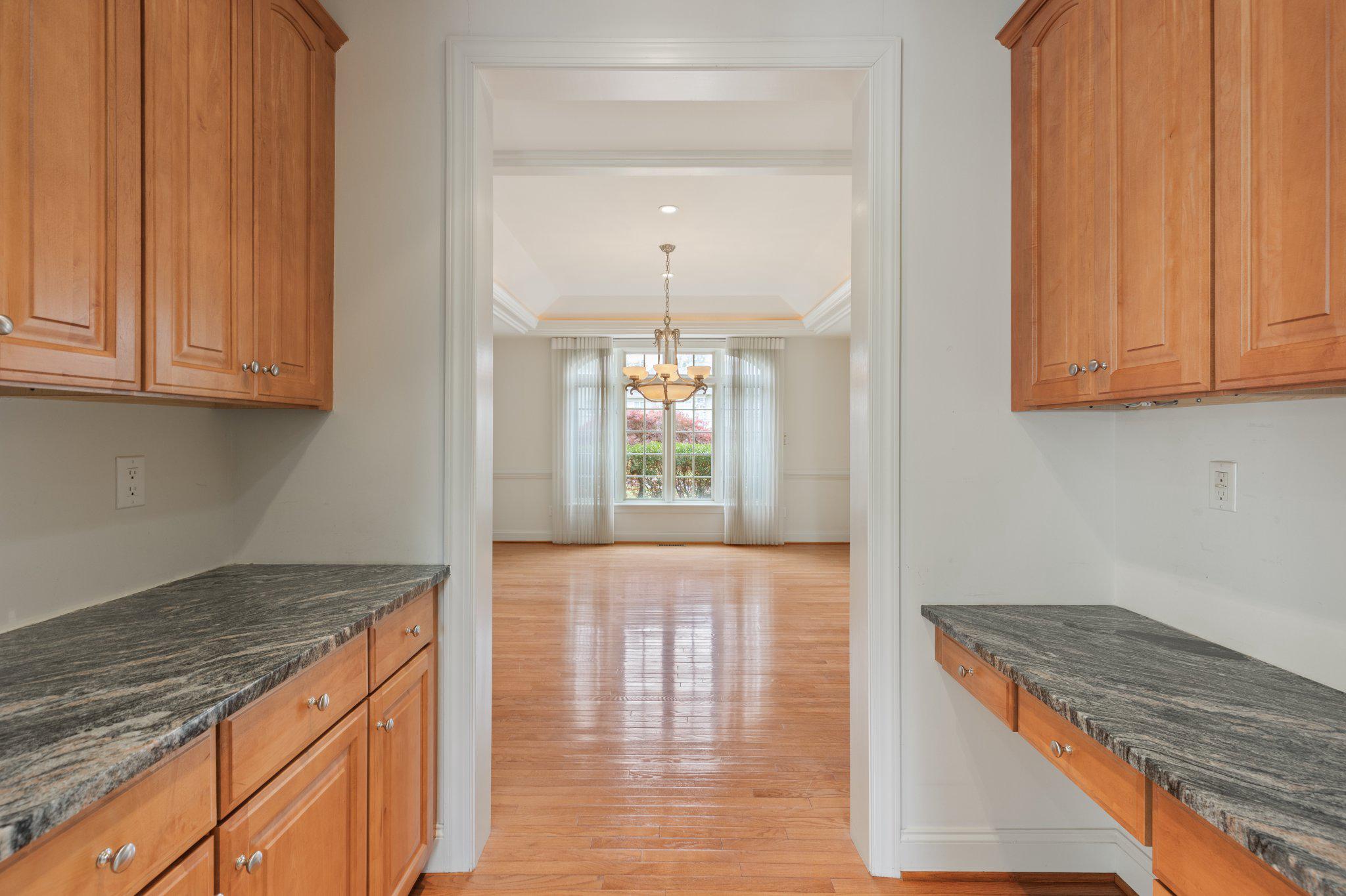 2205 JEFFERSON LANE