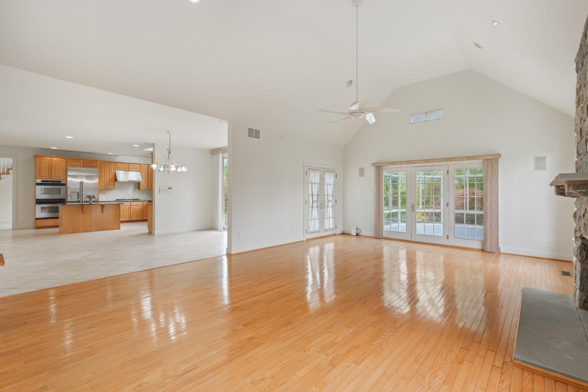 2205 JEFFERSON LANE
