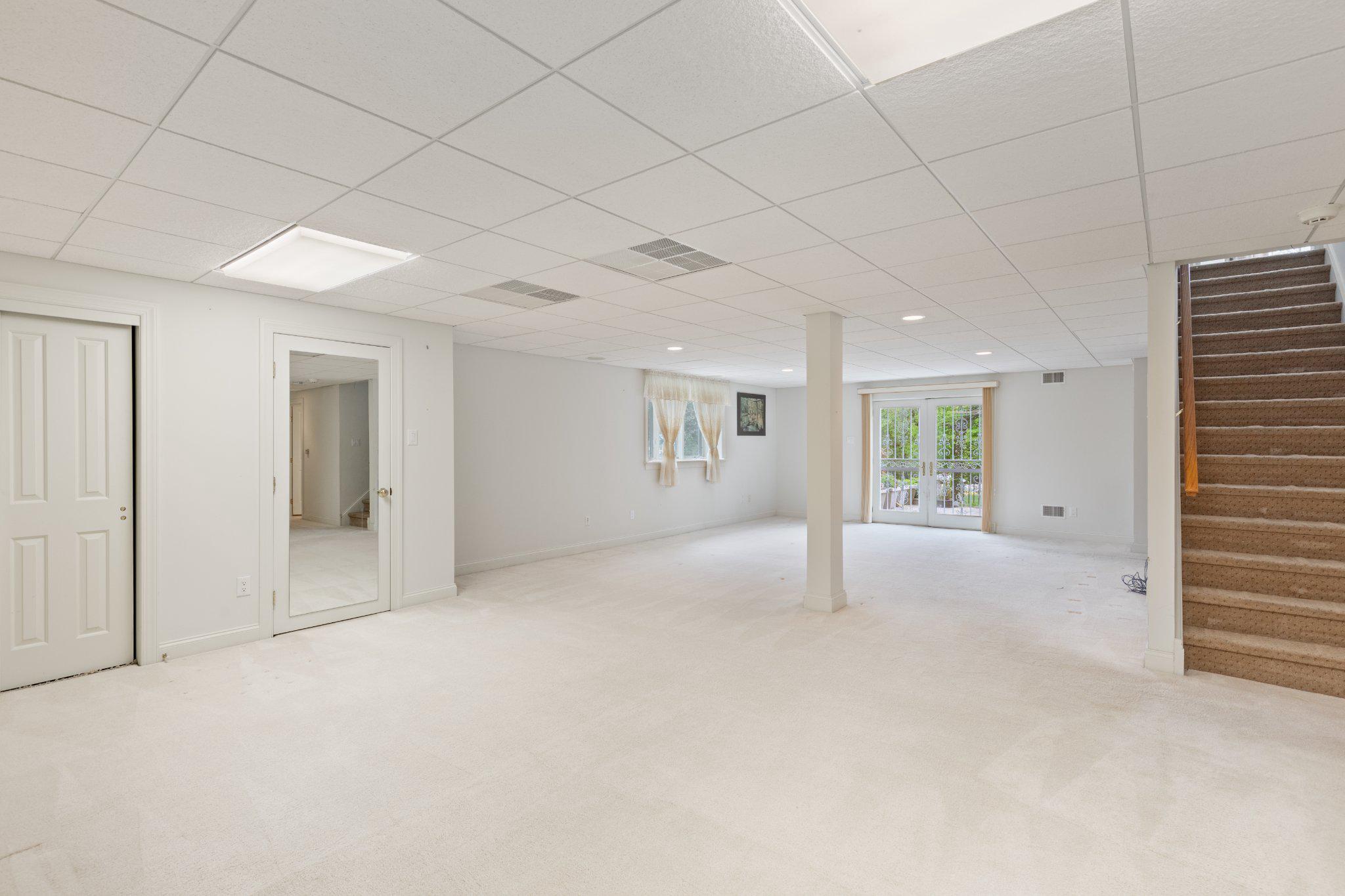 2205 JEFFERSON LANE