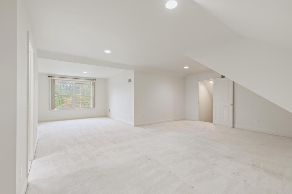 2205 JEFFERSON LANE