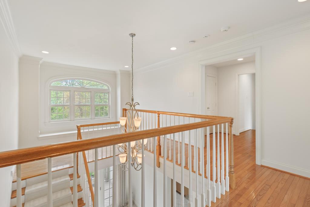2205 JEFFERSON LANE