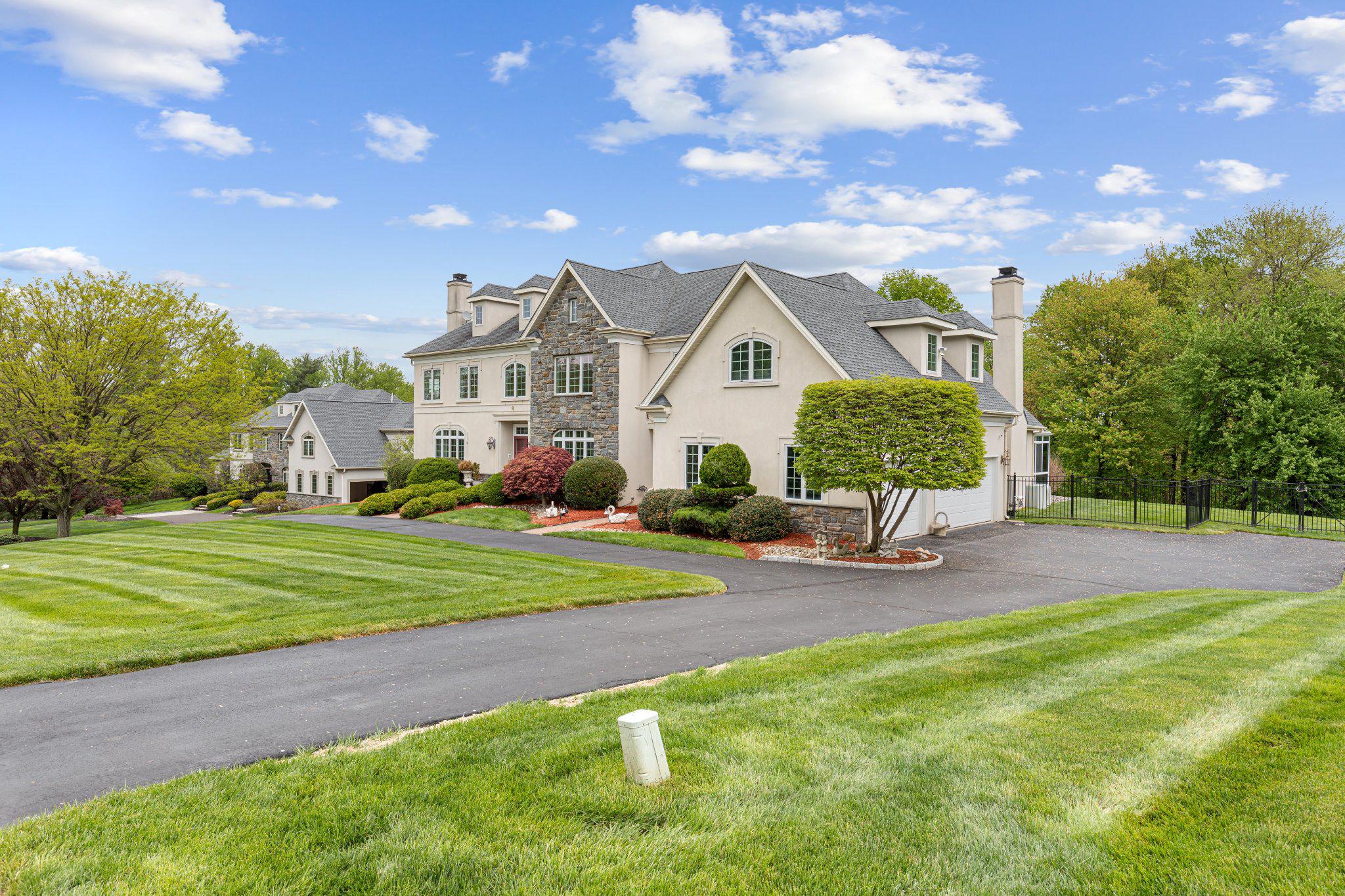 2205 JEFFERSON LANE
