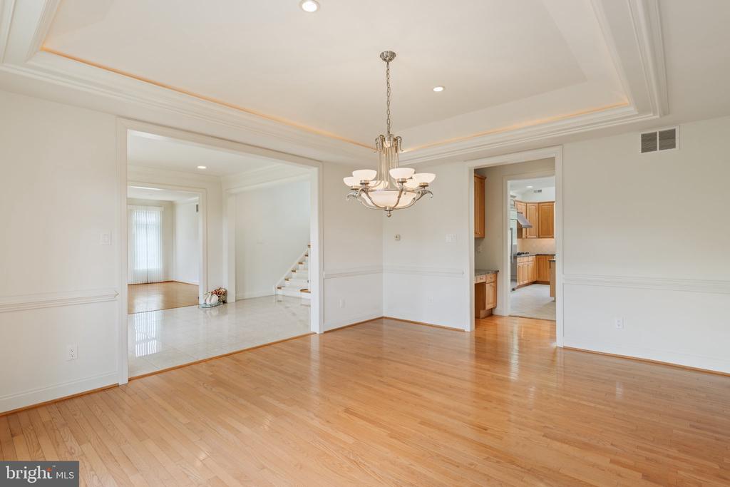 2205 JEFFERSON LANE