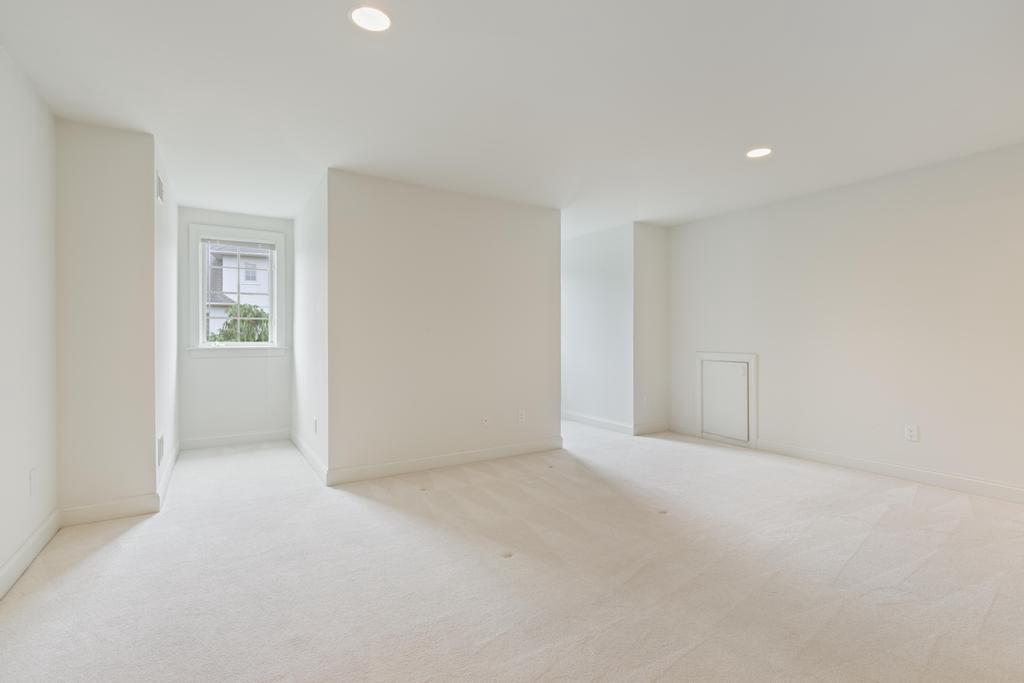 2205 JEFFERSON LANE