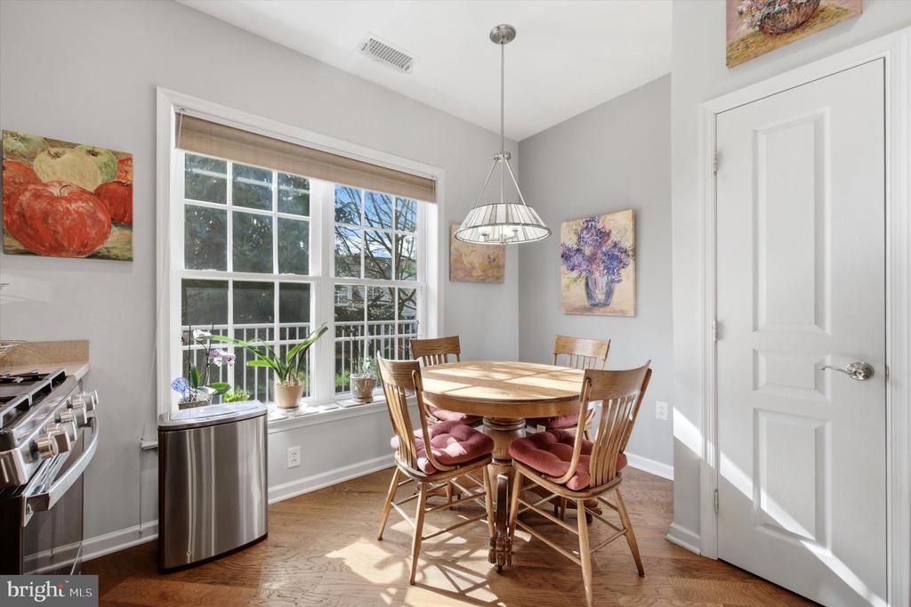 6101 LILAC COURT