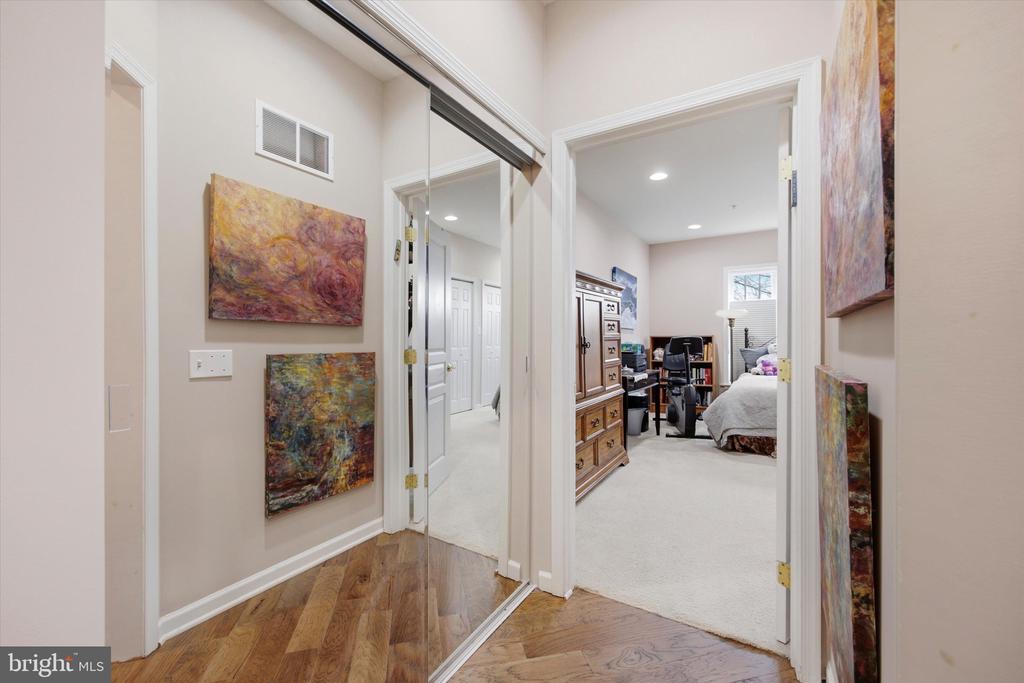 6101 LILAC COURT