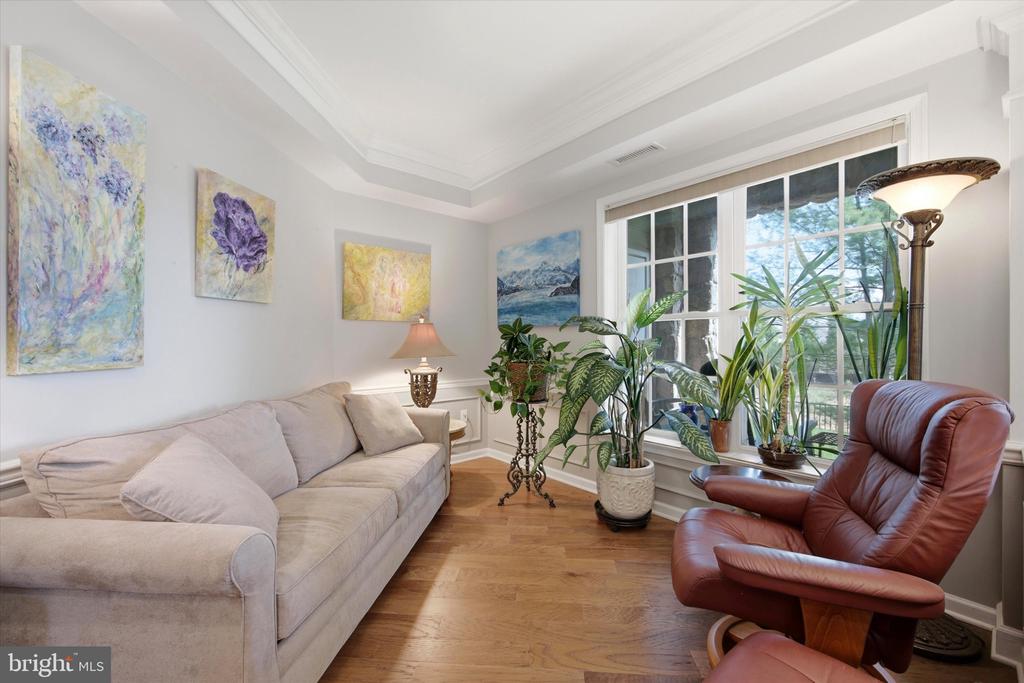 6101 LILAC COURT