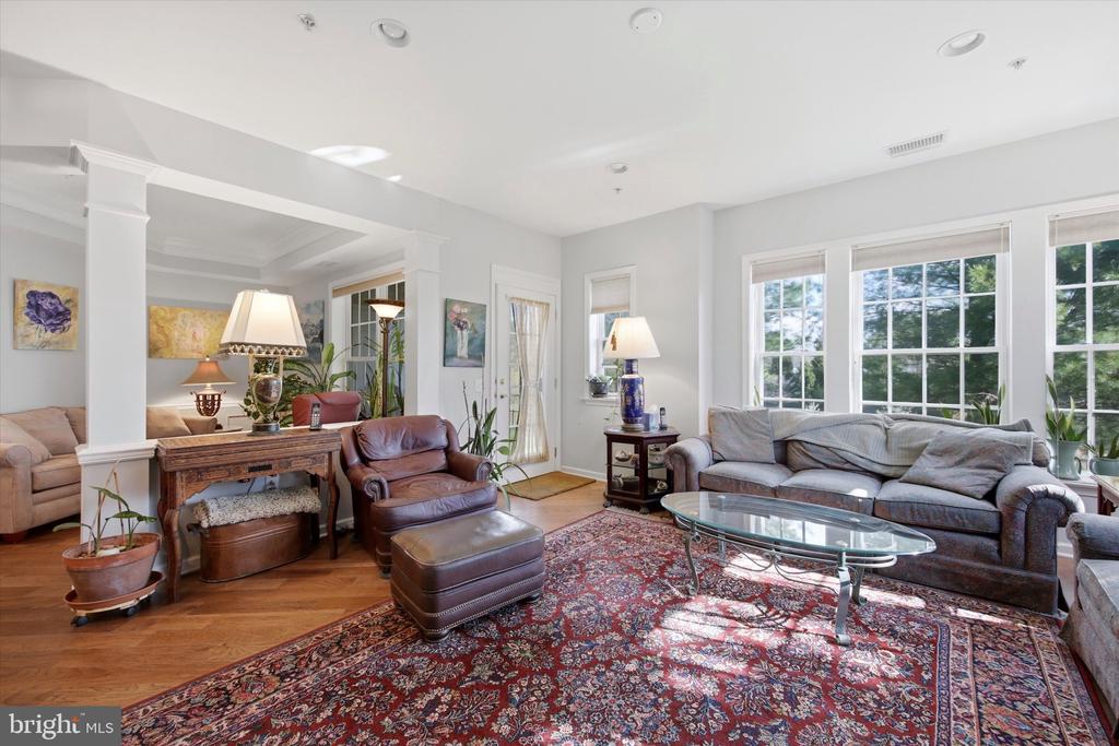 6101 LILAC COURT