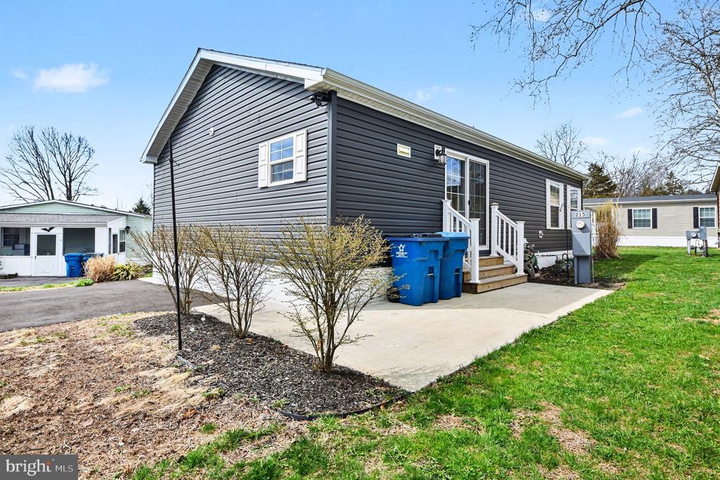 215 GREEN HILL DRIVE