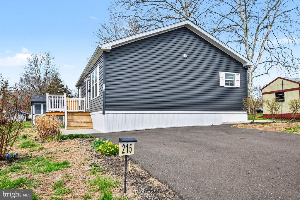 215 GREEN HILL DRIVE