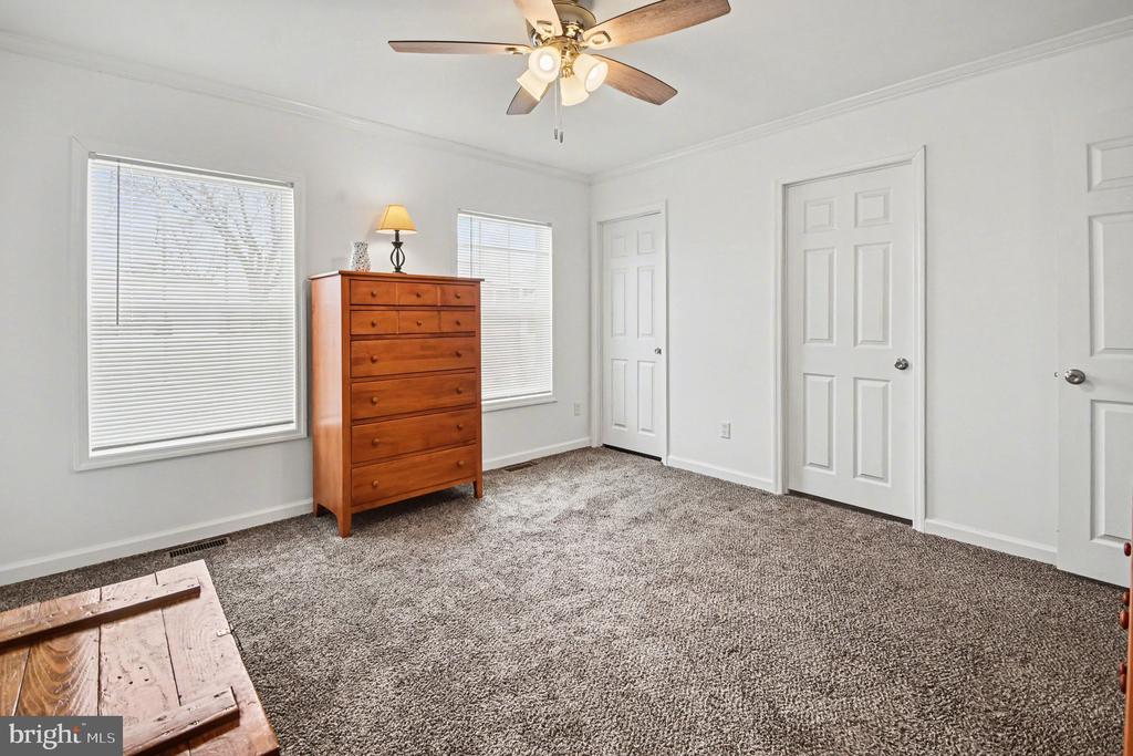 215 GREEN HILL DRIVE