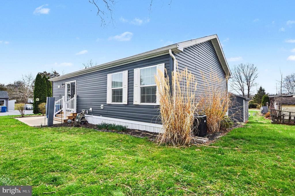 215 GREEN HILL DRIVE