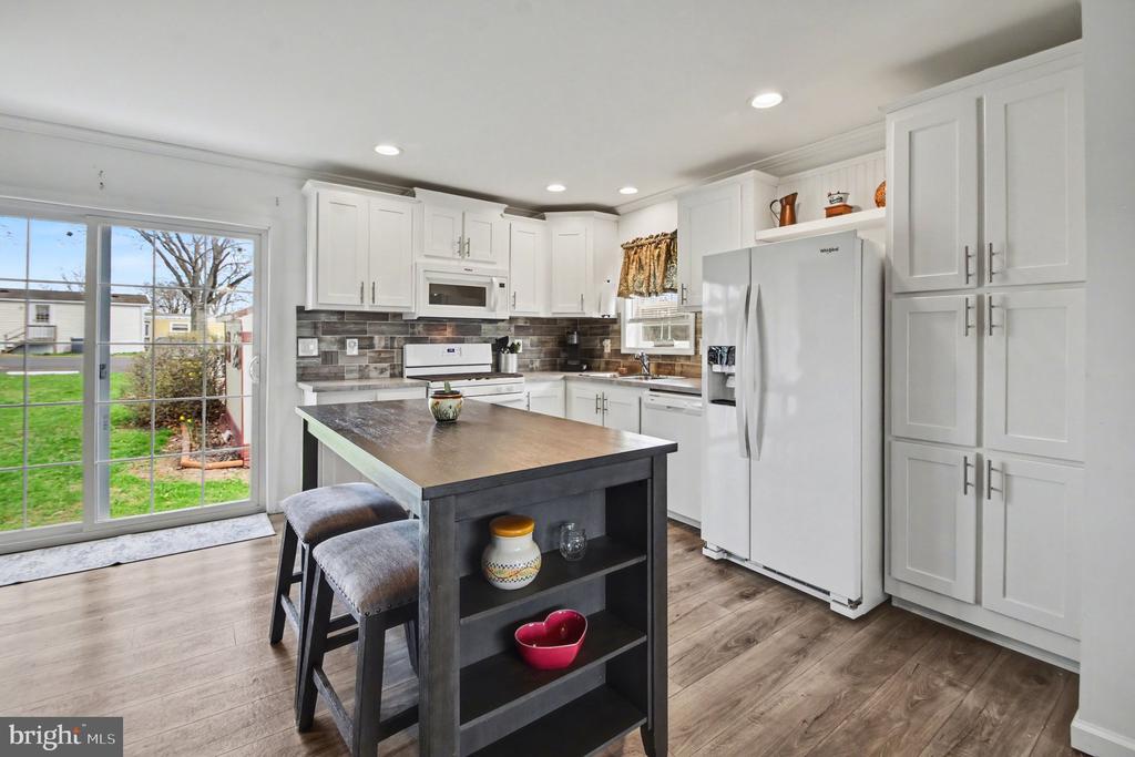 215 GREEN HILL DRIVE