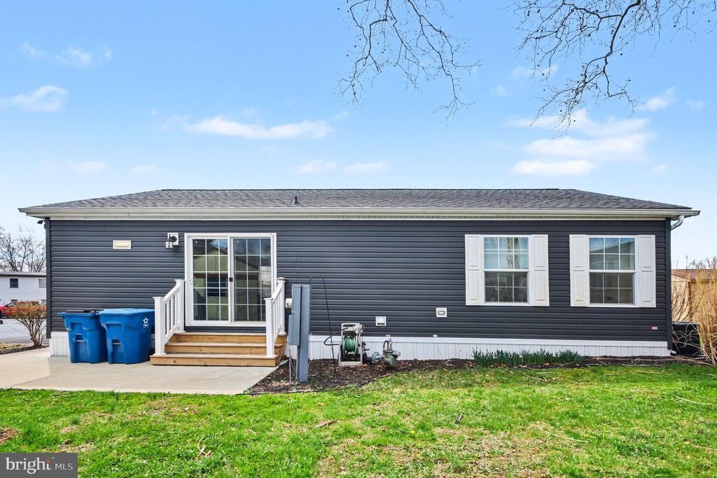 215 GREEN HILL DRIVE