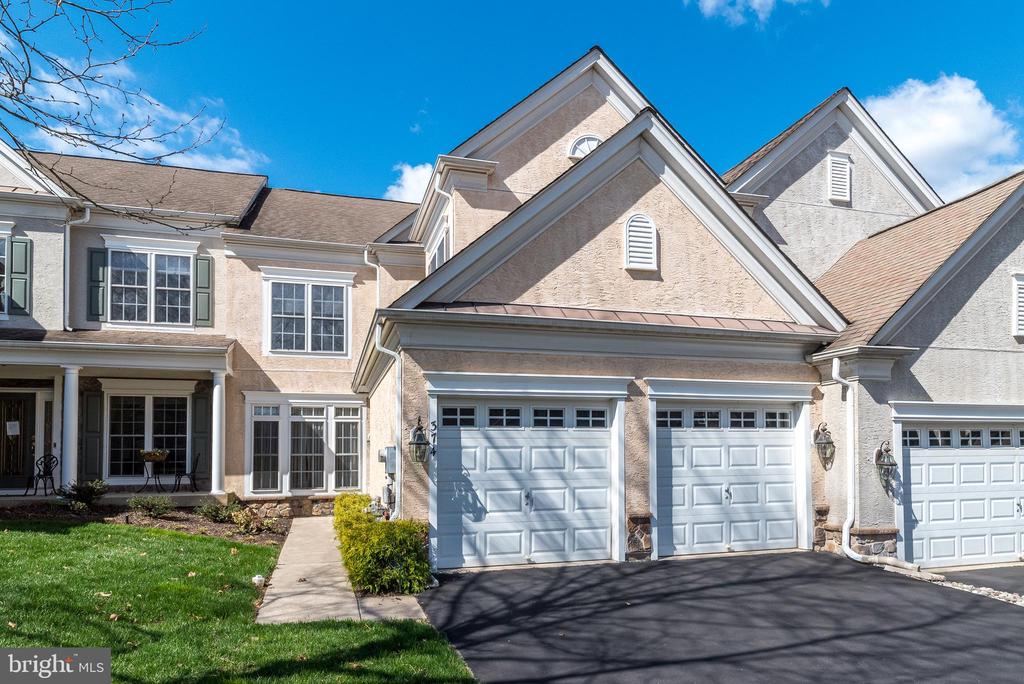 374 PRIMROSE DRIVE