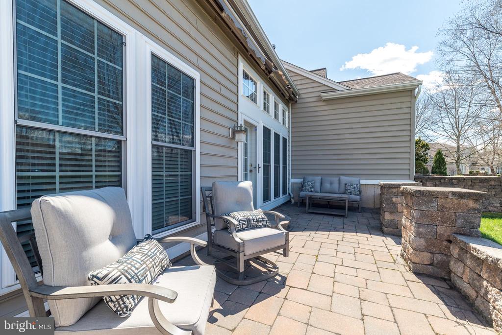 374 PRIMROSE DRIVE