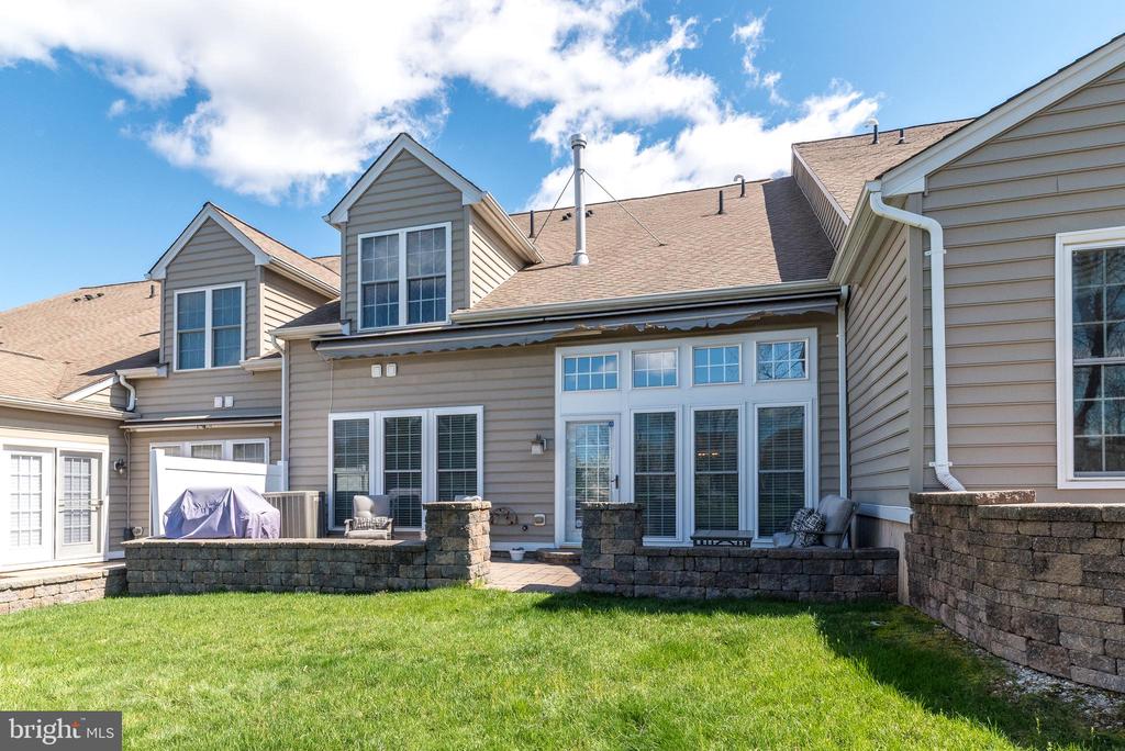 374 PRIMROSE DRIVE