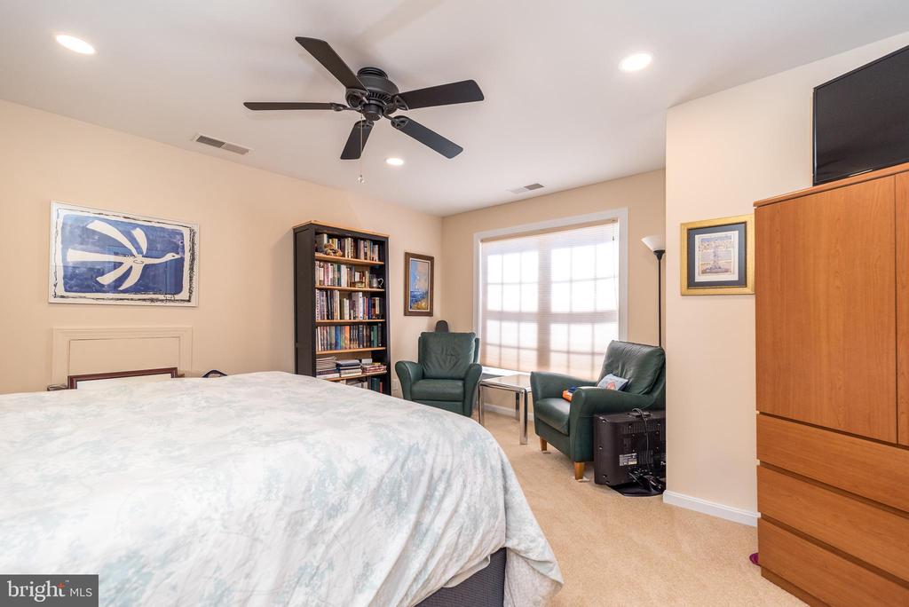 374 PRIMROSE DRIVE