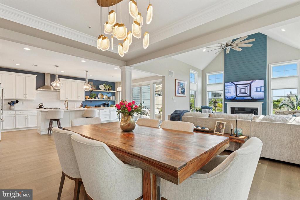 821 GREENWICH DRIVE