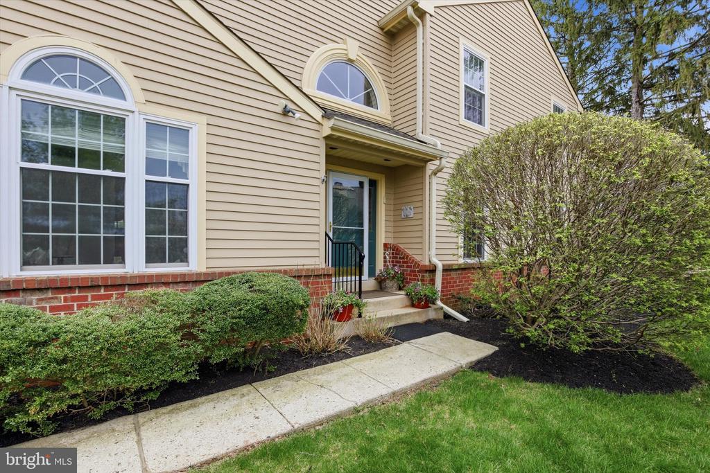 199 PINECREST LANE