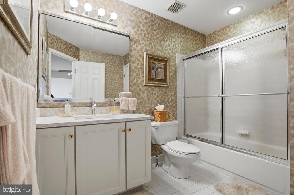 199 PINECREST LANE