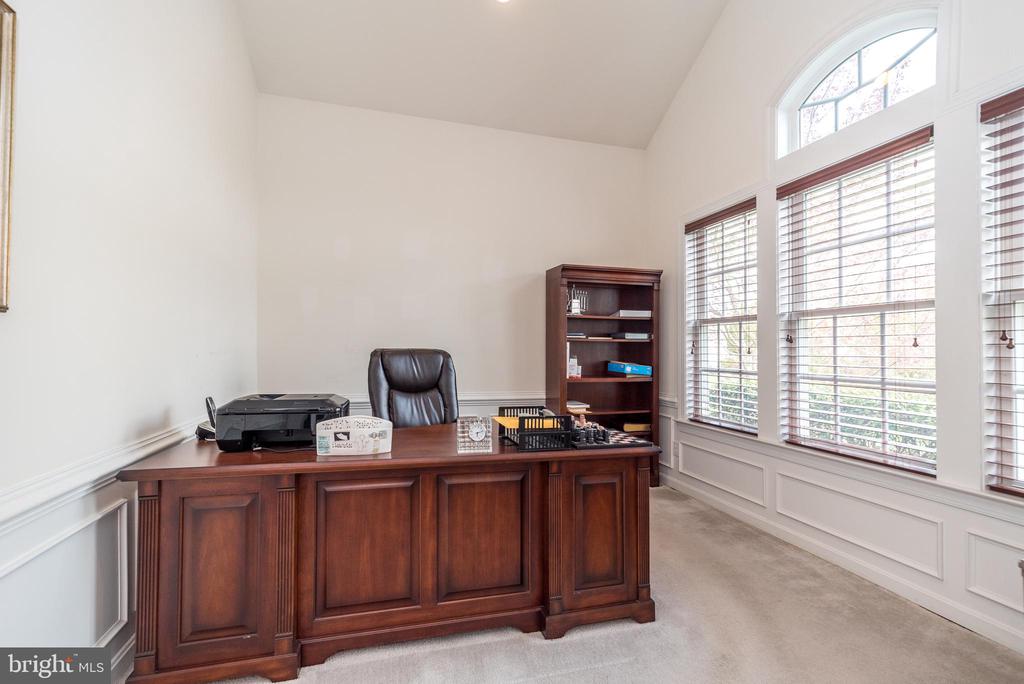 131 MAHOGANY WAY