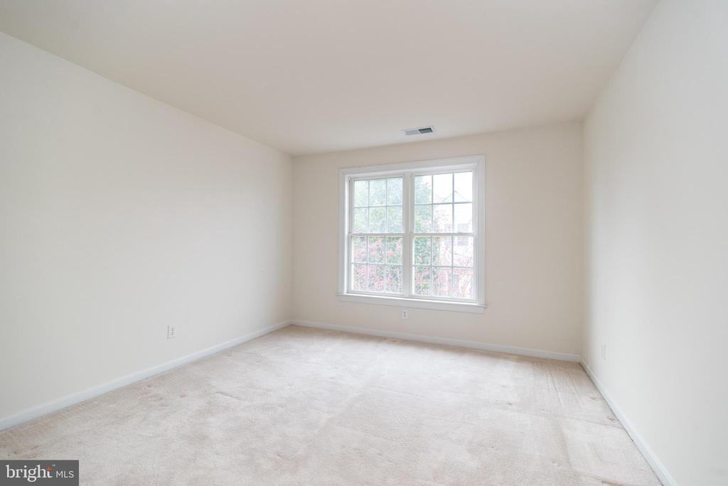 131 MAHOGANY WAY