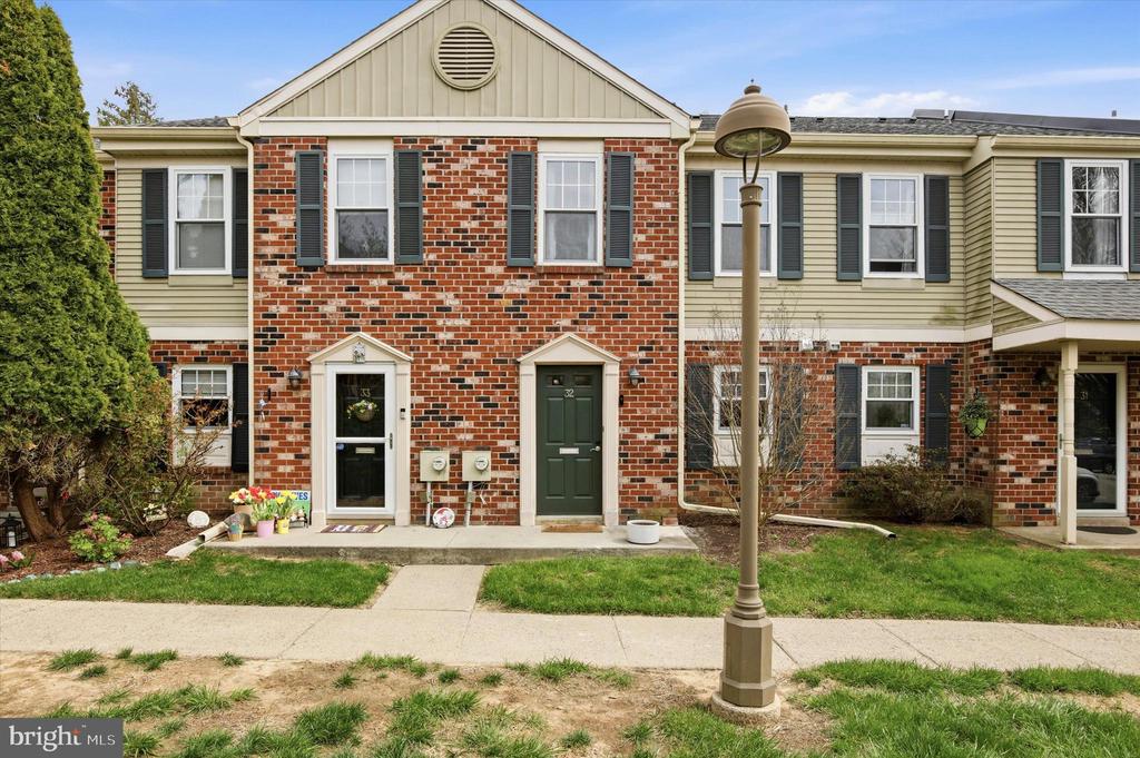 32 COVENTRY COURT 111 U-32