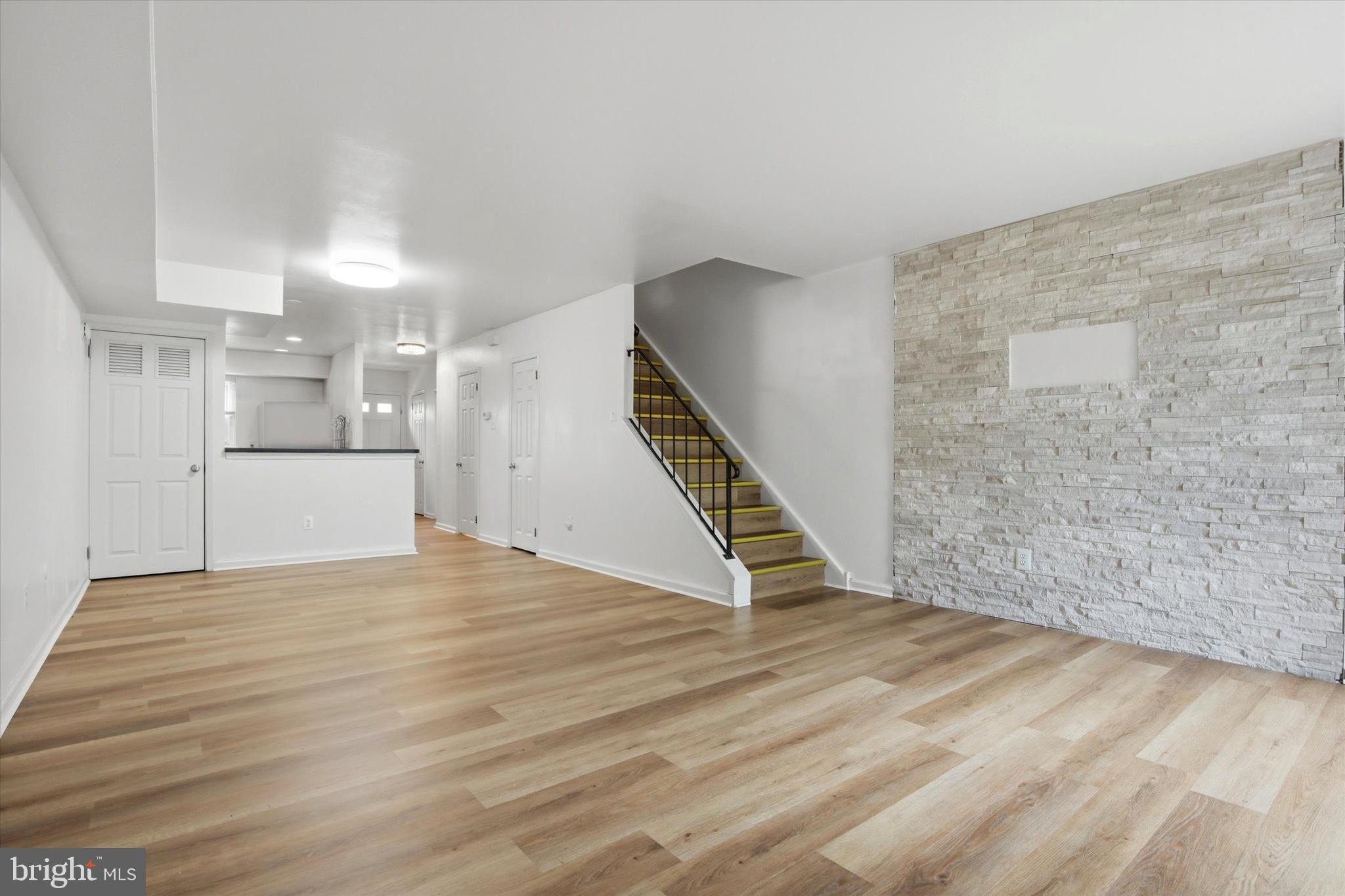 32 COVENTRY COURT 111 U-32