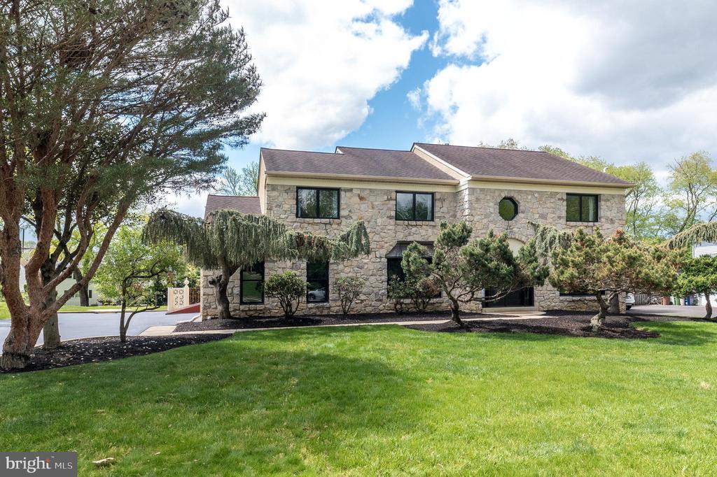 1608 BRITTANY DRIVE