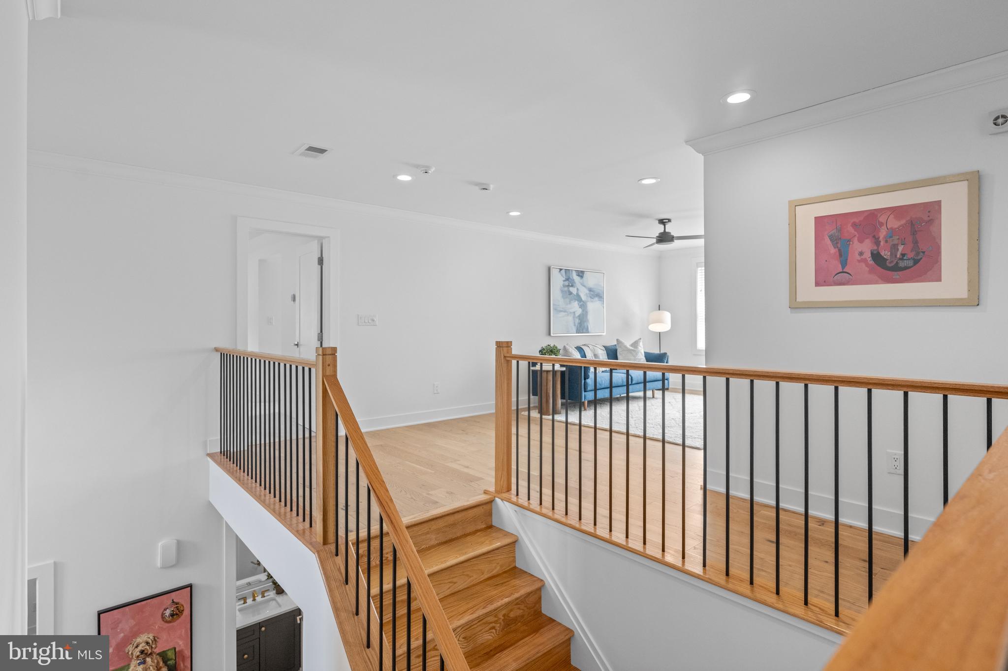 230 N RIDGE AVENUE